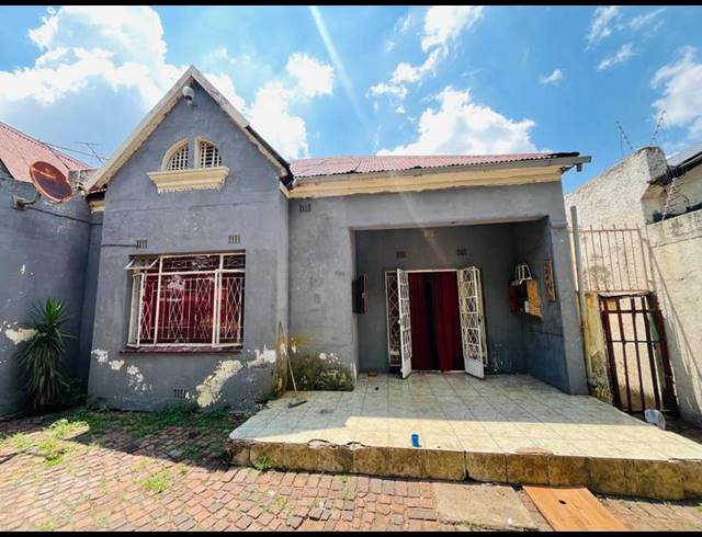 6 BEDROOM HOUSE FOR SALE IN BENONI CENTRAL